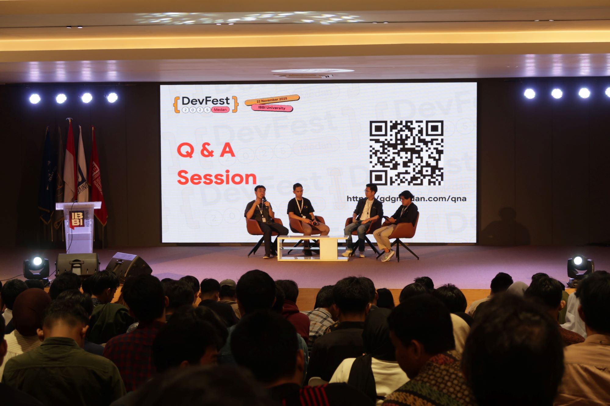 Featured image for “GDG Medan dan Universitas IBBI Sukses Selenggarakan Seminar, Talk Show, dan Workshop DevFest 2025 di Medan”